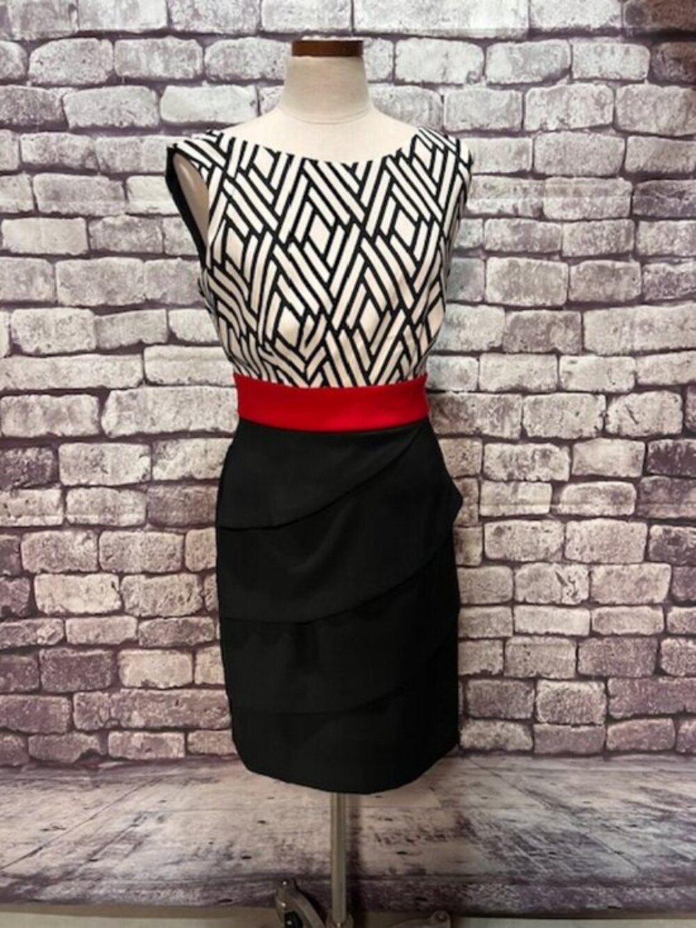 Connected Apparel Black, White & Red Sleeveless Dress Size 8